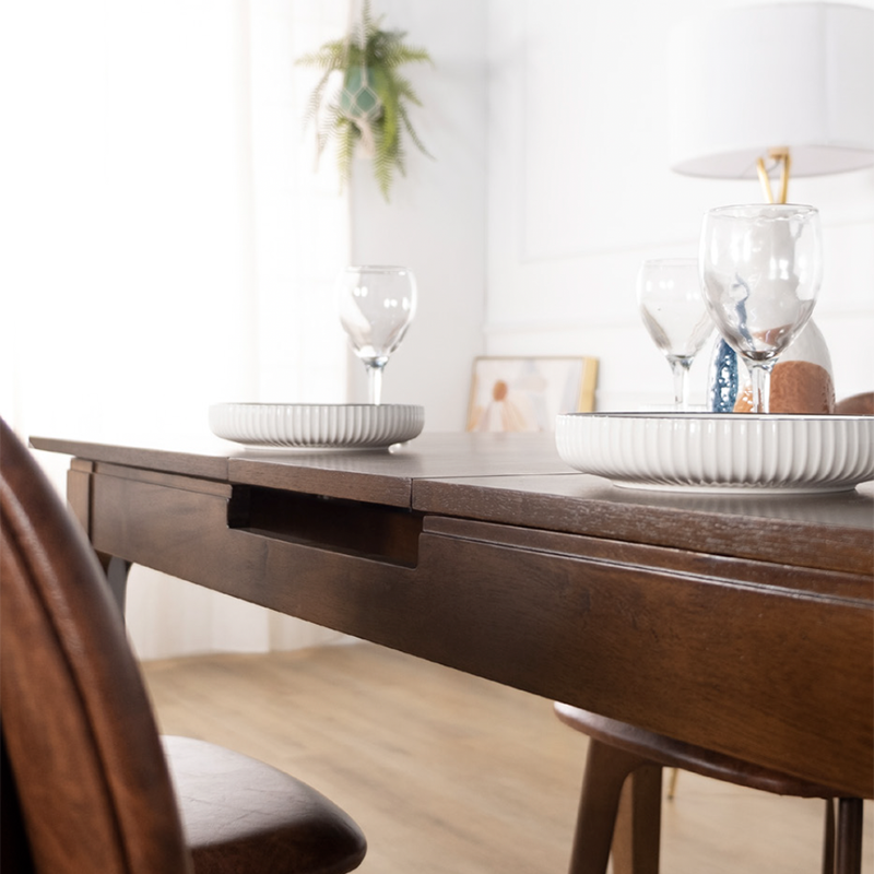 Christina-Extension-Table-closeup