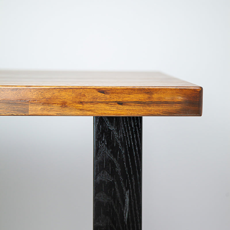 Barron-dining-table-closeup01