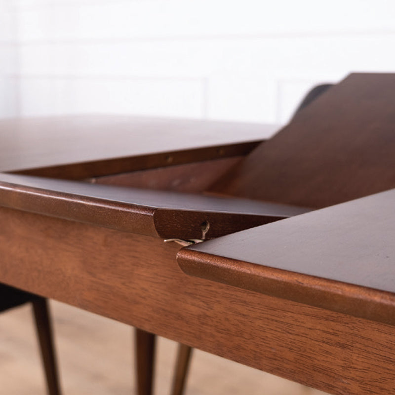 Boston-Extension-Table-closeup
